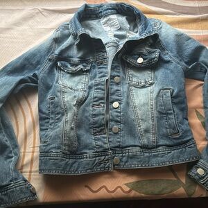 🌺5/$15 Ivy & Main Denim Distressed Jacket